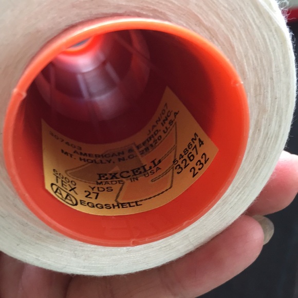 Serger threads lot cones spools cream white - Picture 4 of 9